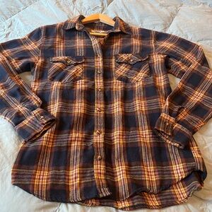 Tilly’s RSQ women’s flannel size XS. Perfect soft mint condition.
